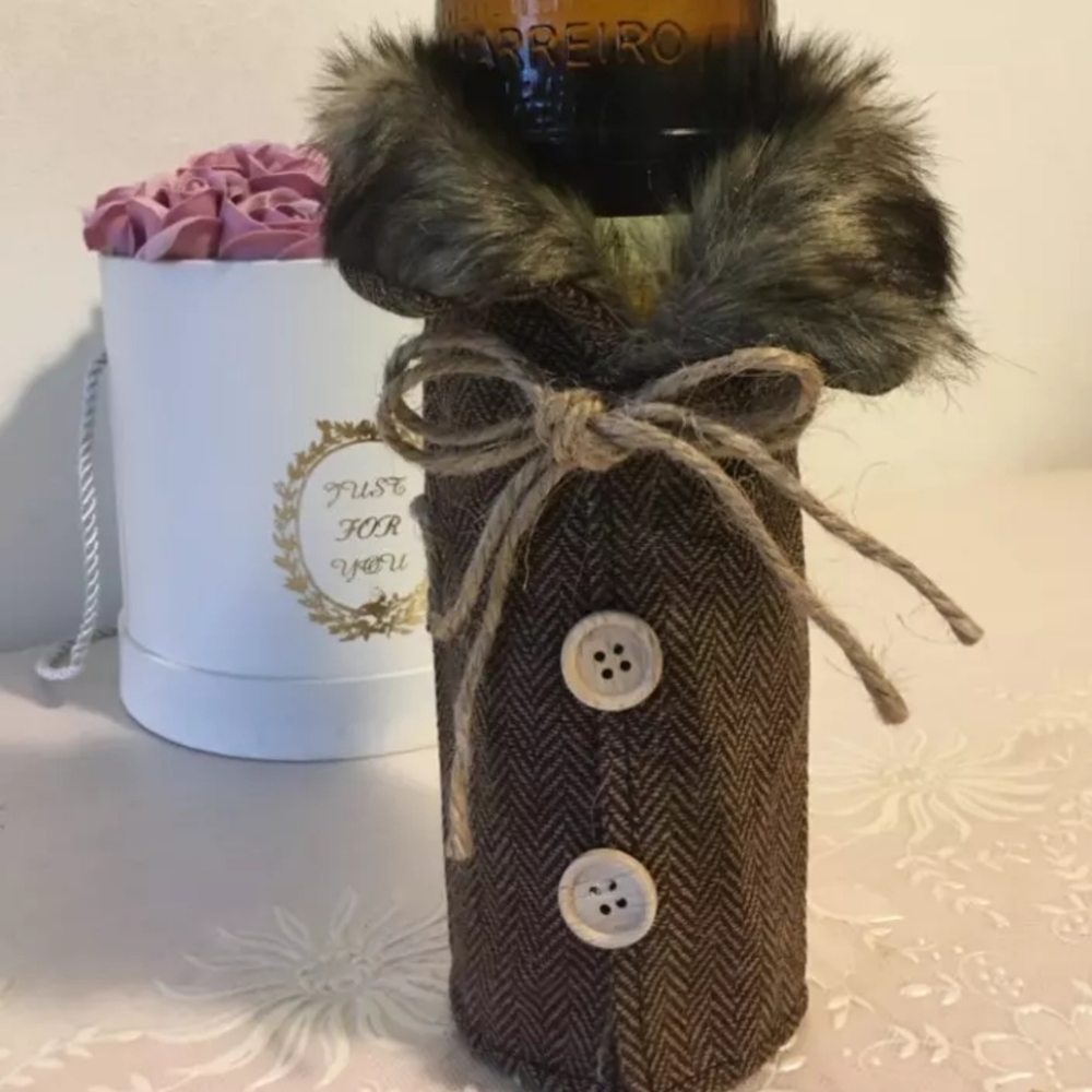 🌲JUST IN!!🌲Fur Christmas Winter Bottle Cover - Picture 7 of 8